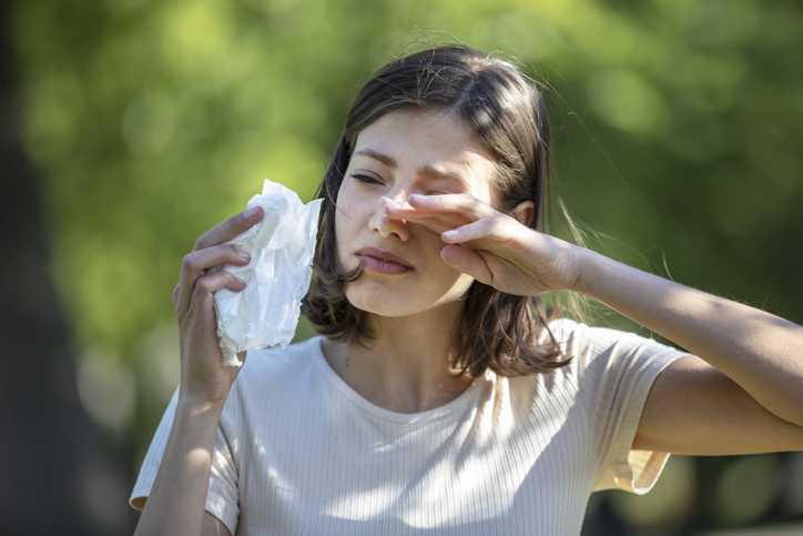 Does Artificial Grass Help with Allergies? ⋆