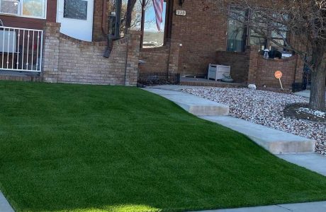 5 Benefits of Artificial Grass in the Front and Back Yard